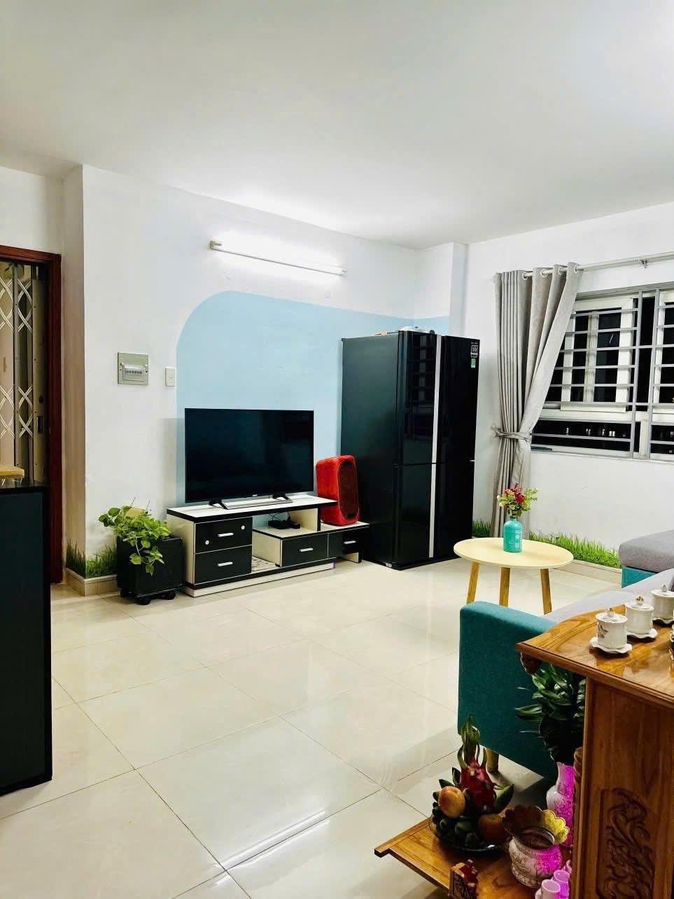 Cho thuê gấp nhà chung cư 65 m2 tại Đường Thoại Ngọc Hầu - Tân Phú, giá 8 triệu/tháng