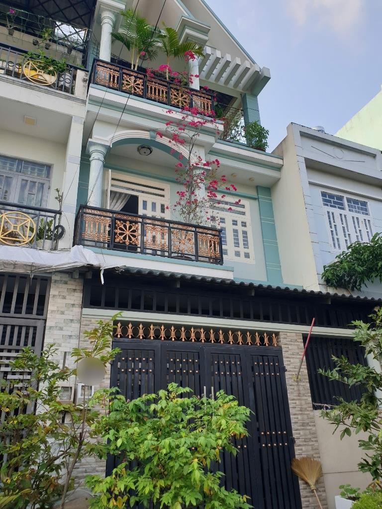 Chuyển nhượng căn nhà đẹp 3 tầng, 75 m2, mặt tiền 5m tại Đường Phạm Văn Sáng - Hóc Môn, giá 5,4 tỷ