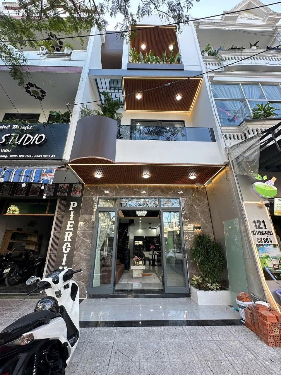 Cần bán nhà phố 83 m2 tại Đường Hồ Tùng Mậu - Hòa Minh - Liên Chiểu - Đà Nẵng, giá 12,9 tỷ