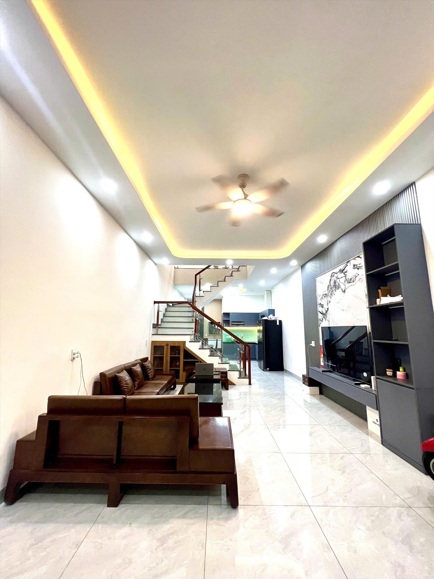 Cần bán gấp bán nhanh căn nhà mặt phố 88 m2 tại Đường Lê Thạch - Hòa An - Cẩm Lệ, giá 7,3 tỷ