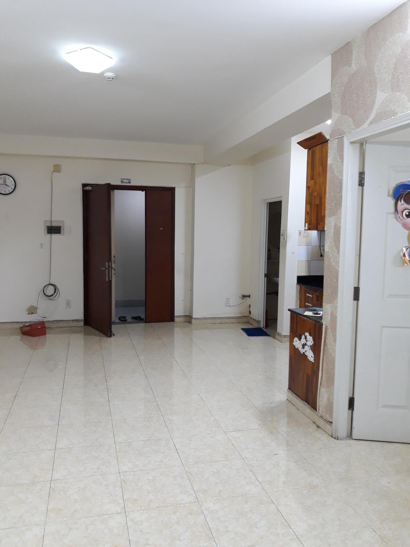 Cho thuê gấp căn hộ chung cư 76 m2 tại Đường Vườn Lài - Tân Phú, giá 8,8 triệu/tháng