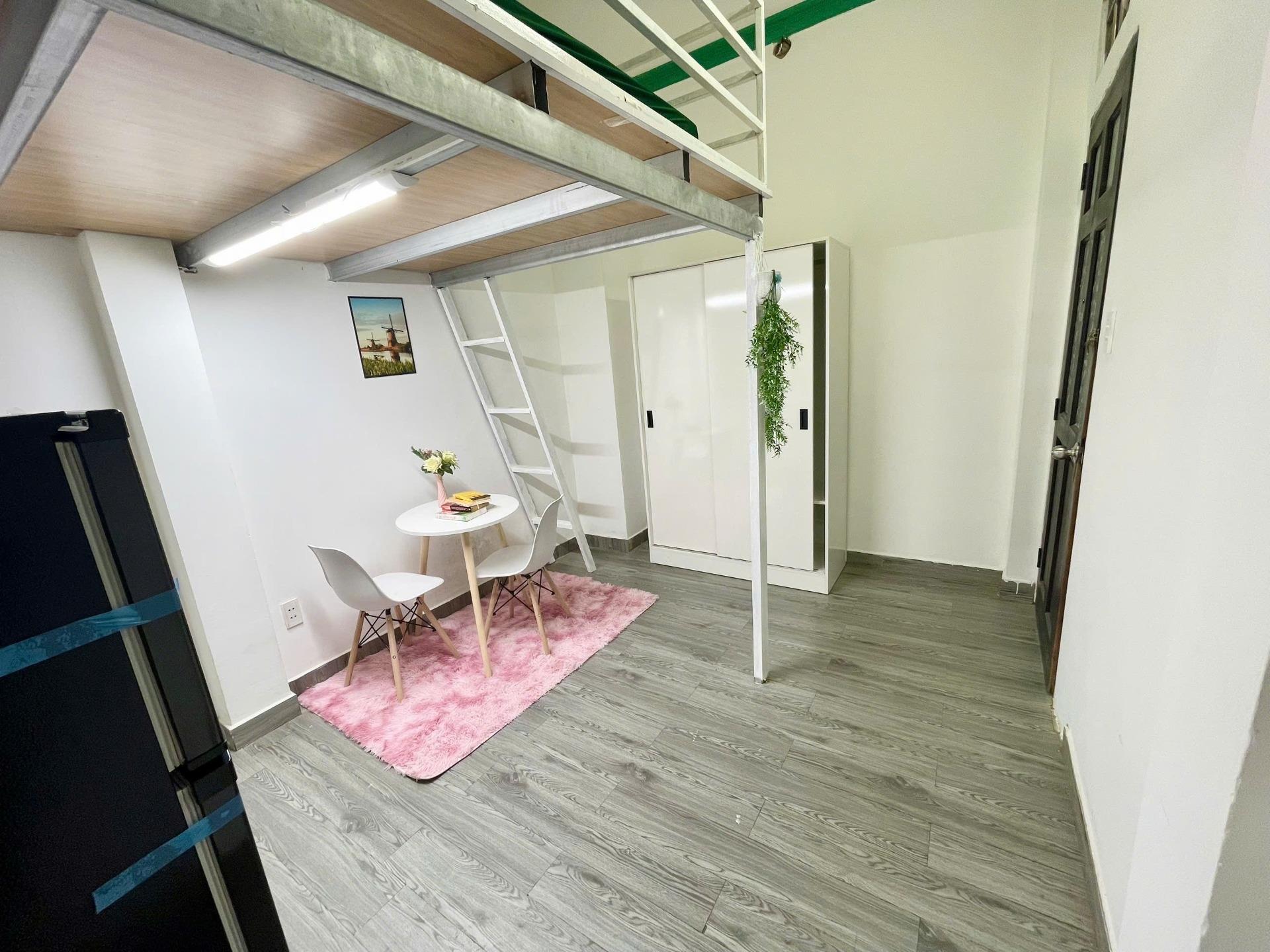 Cần cho thuê gấp nhà trọ, phòng trọ 30 m2 tại Phường Tân Quy - Quận 7, giá 4,4 triệu/tháng