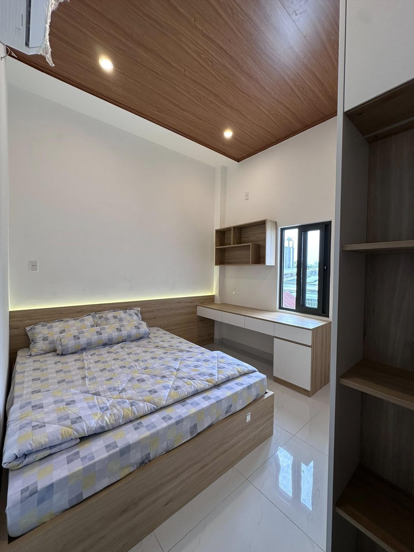 Cần bán gấp nhà mặt phố 2 tầng, 100 m2 tại Đường Nguyễn Công Hoan - Hòa An - Cẩm Lệ, giá 7,5 tỷ