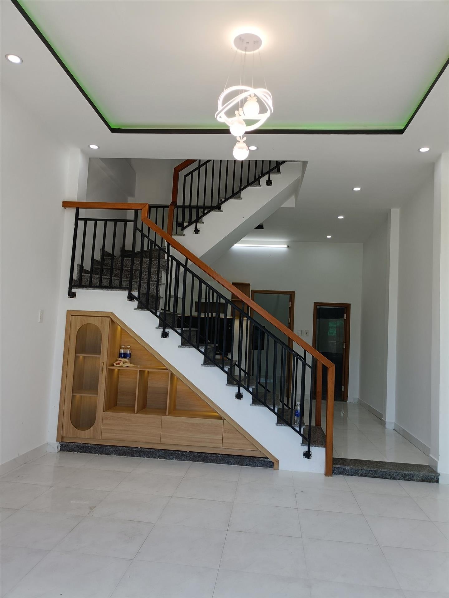 Bán nhanh nhà mặt tiền 2 tầng, 60 m2 tại Đường Nguyễn Lương Bằng - Liên Chiểu, giá 3,35 tỷ