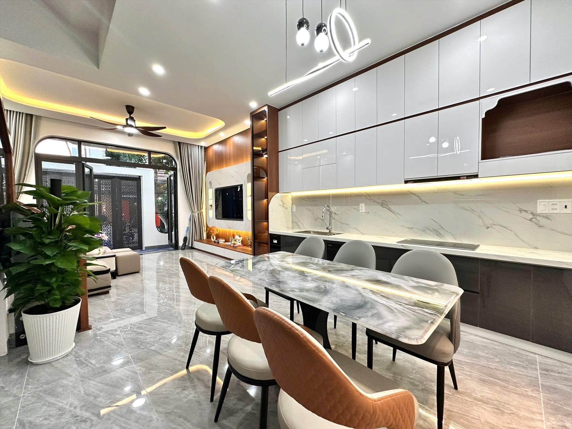 Sở hữu căn nhà mặt phố 3 tầng, 70 m2 tại Đường Hòa Minh 15 - Hòa Minh - Liên Chiểu, giá 7,89 tỷ