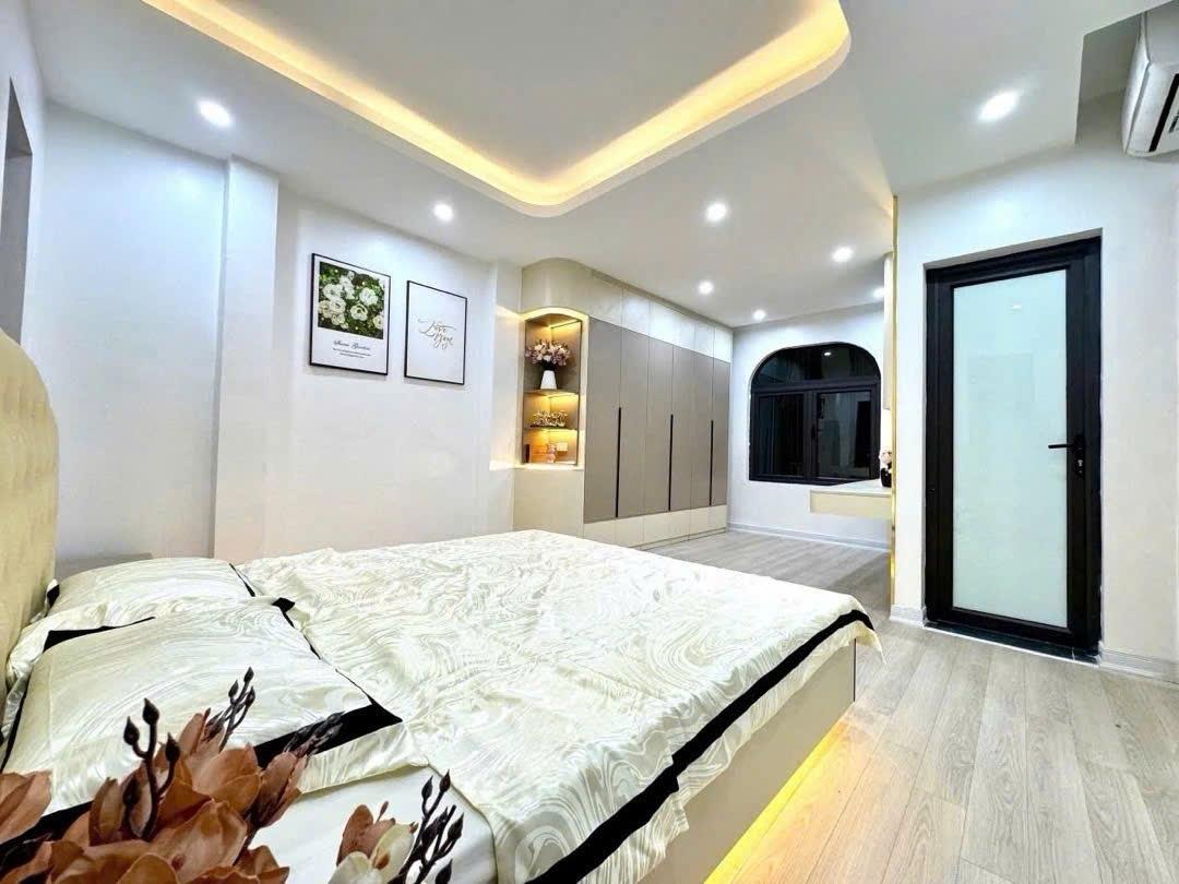 Cần bán nhanh nhà đất 31 m2, hướng Tây-Bắc tại Đường Linh Quang - Văn Chương - Đống Đa, giá 9,3 tỷ