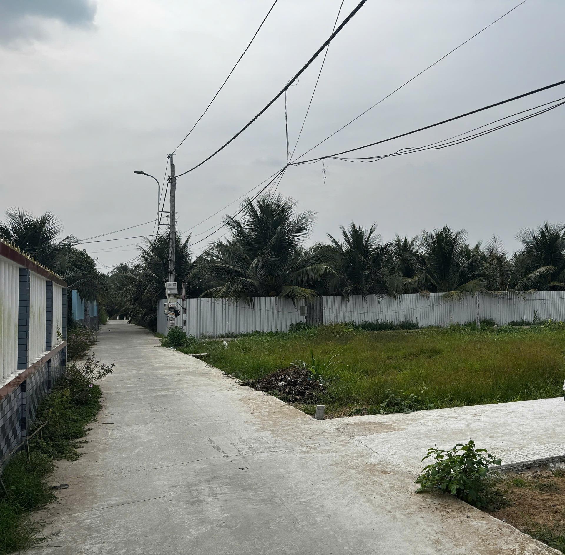 Sở hữu lô đất nền 61 m2 tại Xã Đạo Thạnh - Mỹ Tho - Tiền Giang, giá 650 tr