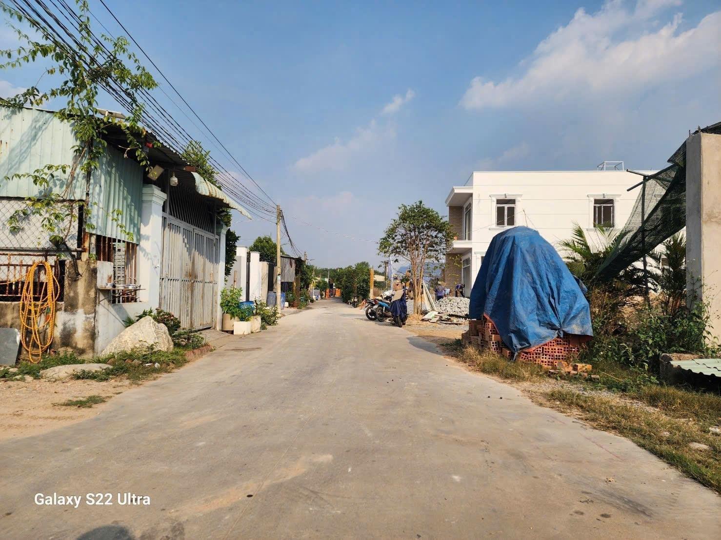 Cần bán gấp mảnh đất 1045 m2 tại Huyện Tân Uyên - Bình Dương, giá 6,88 tỷ