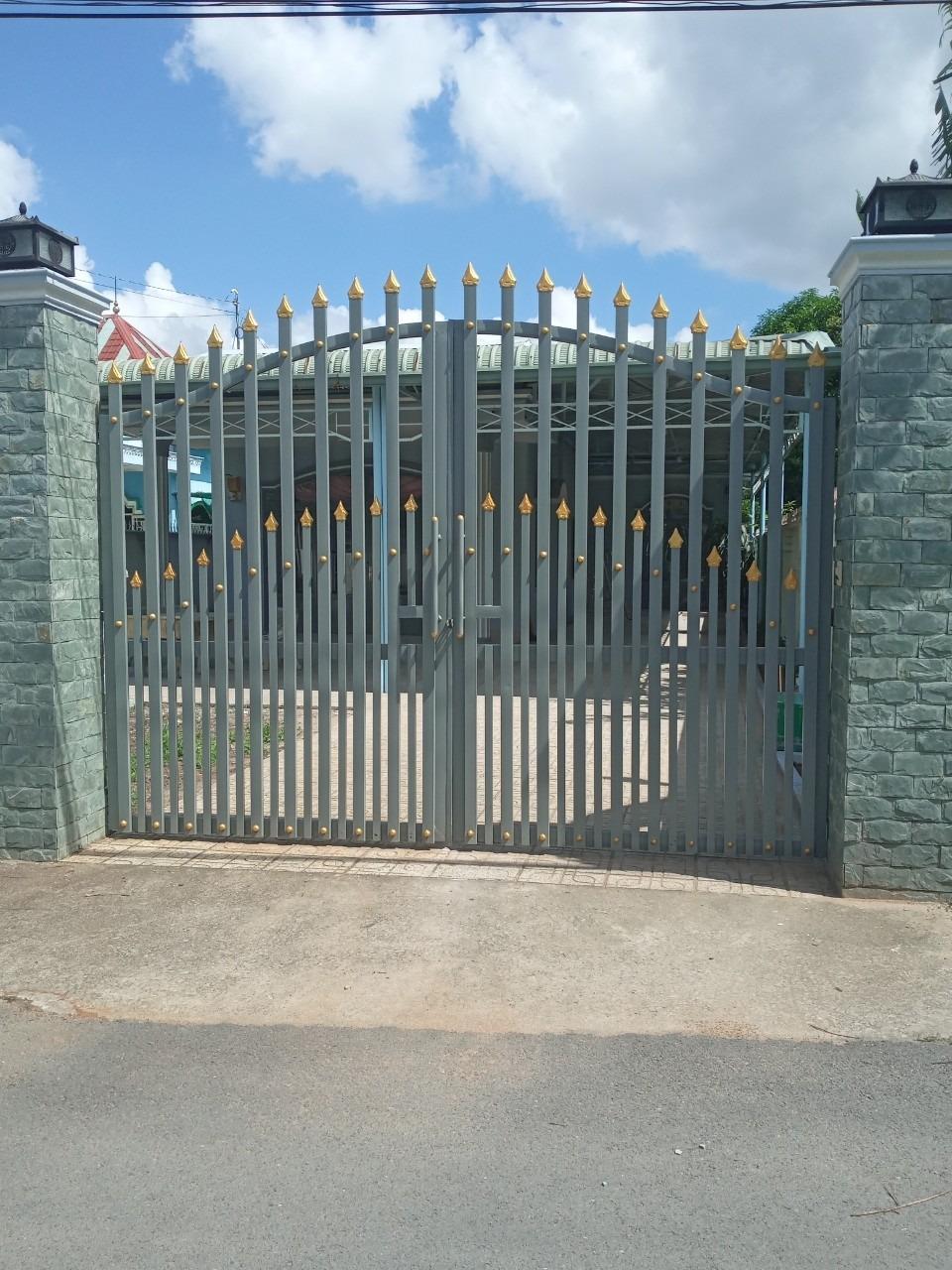 Cho thuê gấp nhà đất tại Đường Huỳnh Văn Lũy - Phú Mỹ - Thủ Dầu Một, 450 m2, giá 9 triệu/tháng