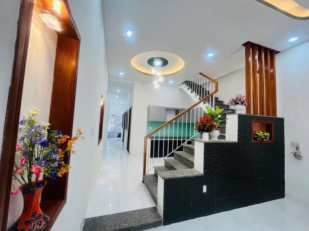 Cần bán ngay nhà mặt tiền 76 m2 tại Đường Bùi Tá Hán - Khuê Mỹ - Ngũ Hành Sơn, giá 8,5 tỷ