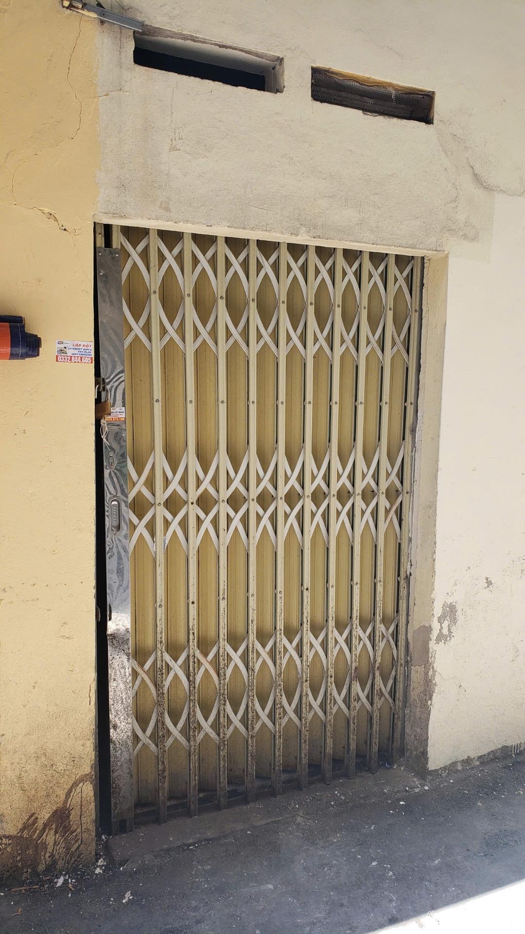 Cho thuê gấp phòng trọ 28 m2 tại Phố Hào Nam - Ô Chợ Dừa - Đống Đa - Hà Nội, giá 3,7 triệu/tháng