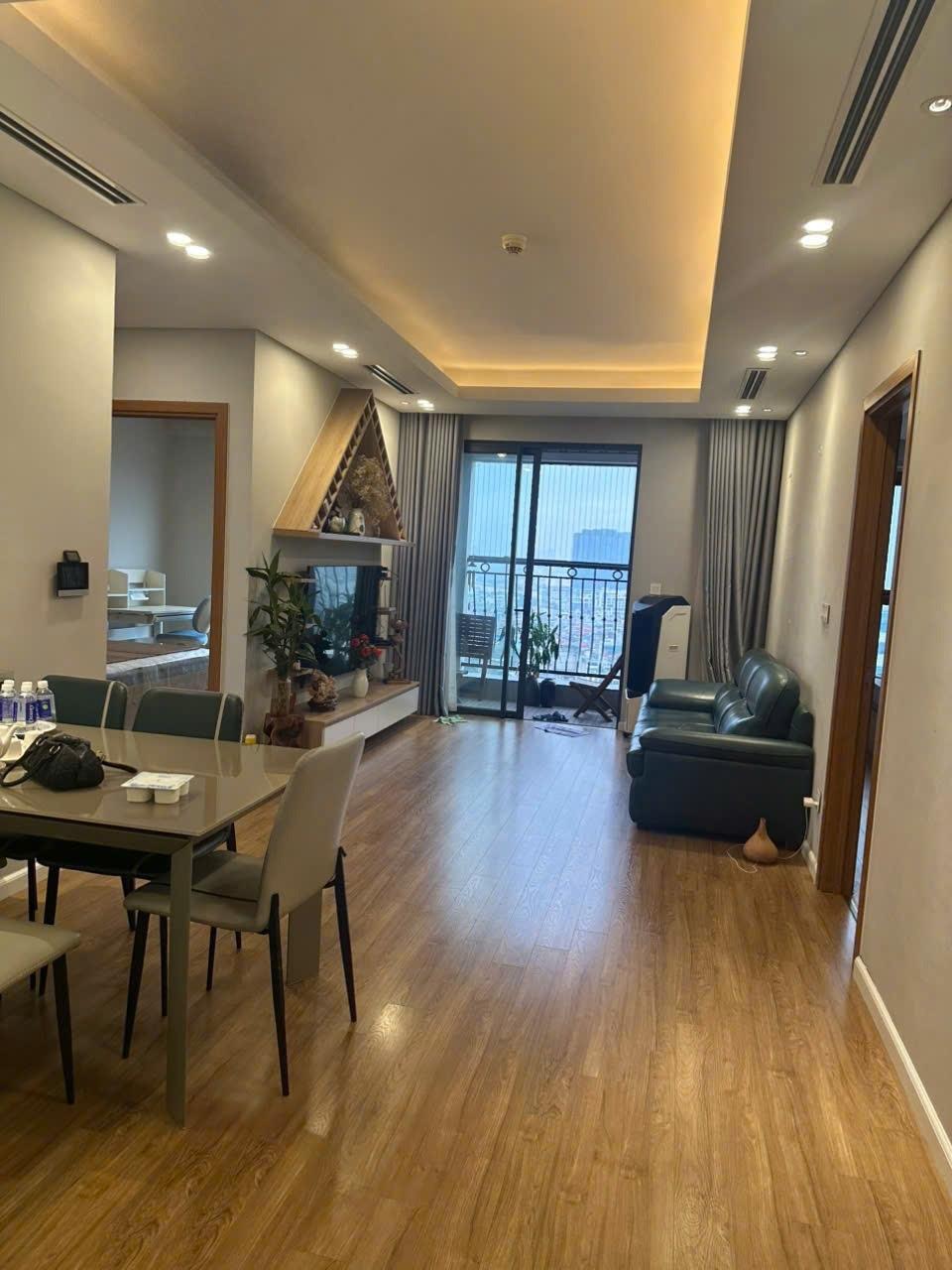 Cần cho thuê gấp chung cư 94 m2 tại Phố Thái Thịnh - Đống Đa - Hà Nội, giá 21 triệu/tháng