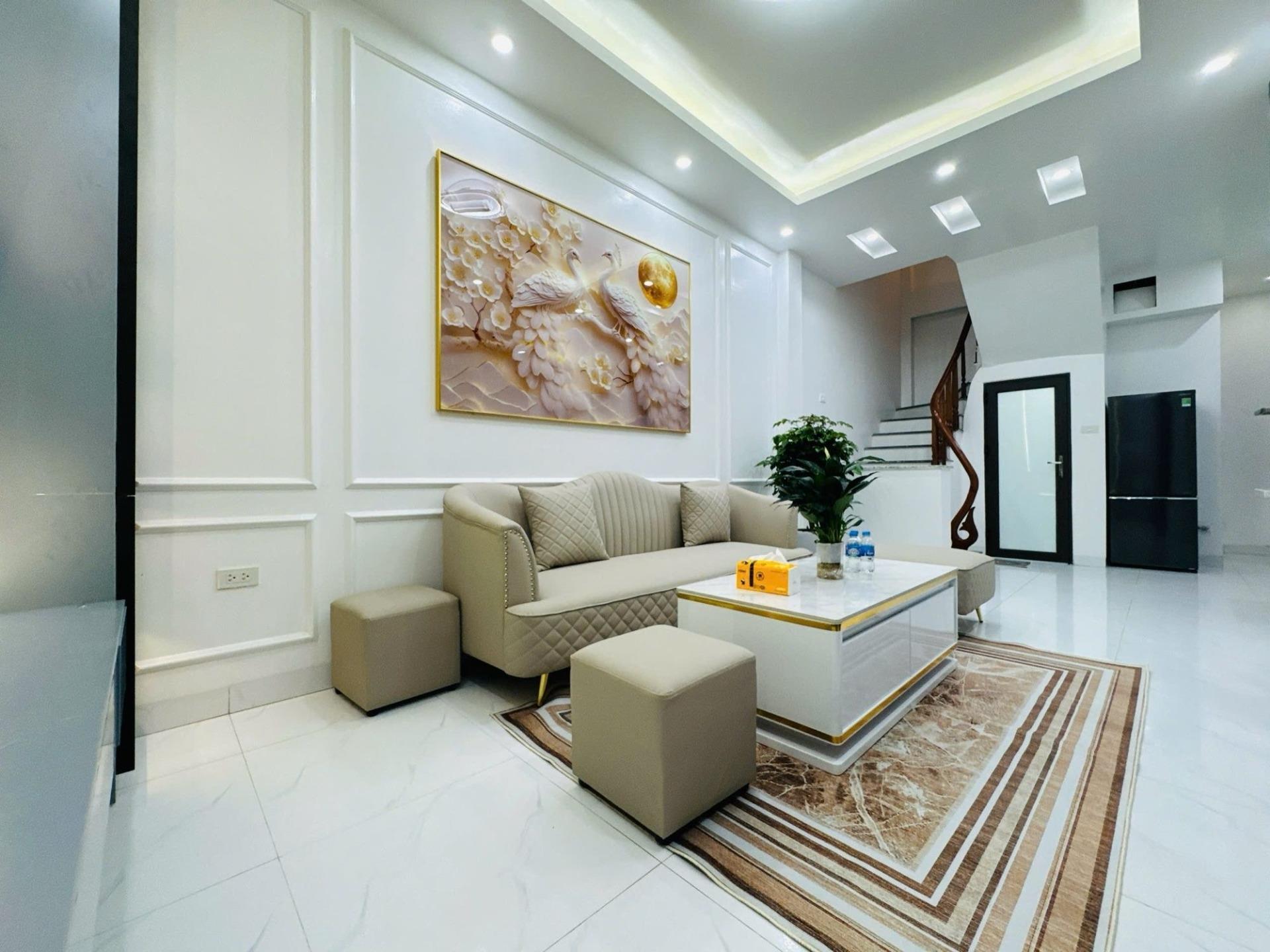 Bán nhanh nhà shr 41 m2 tại Xã Đông Ngạc - Bắc Từ Liêm - Hà Nội, giá 6,1 tỷ