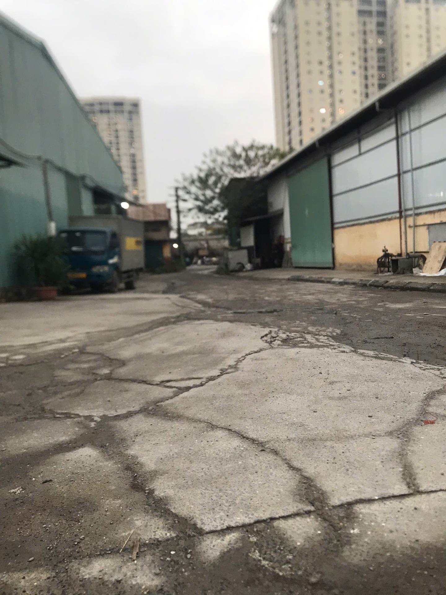 Cho thuê kho 225m2 - Cont vào tận cửa- Tây Mỗ