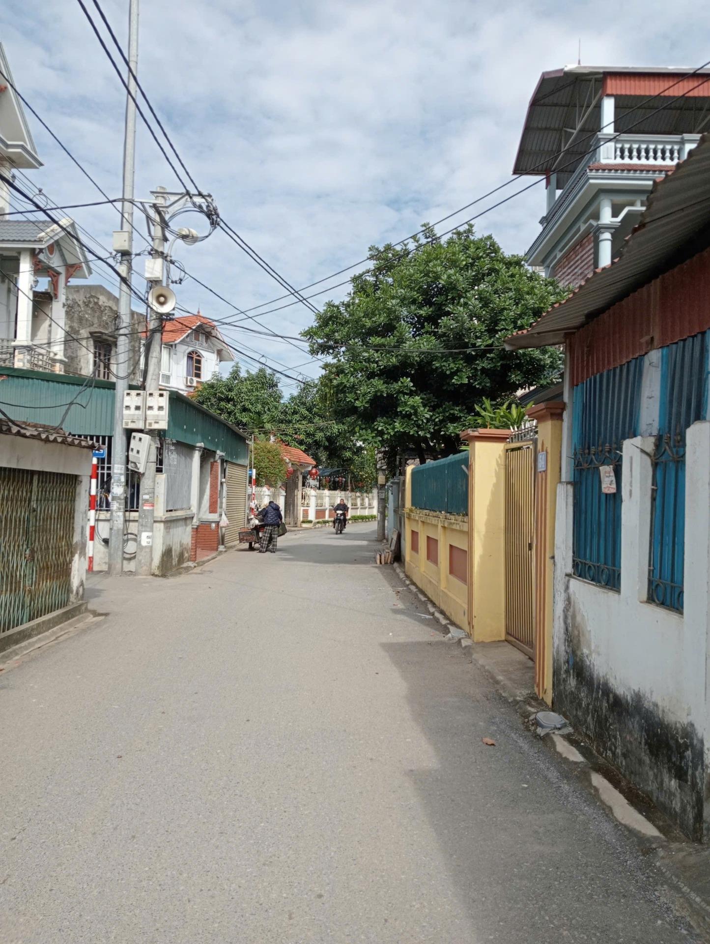 Cần bán gấp căn nhà đẹp 60 m2, hướng Tây-Nam tại Đường An Lạc - Trâu Quỳ - Gia Lâm, thỏa thuận