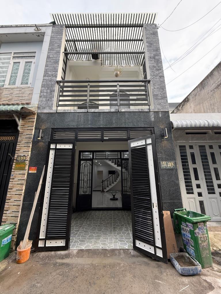 Cần cho thuê nhà riêng tại Đường Trần Thị Hè, 100 m2, 2 tầng, nội thất đầy đủ, giá 9 triệu/tháng