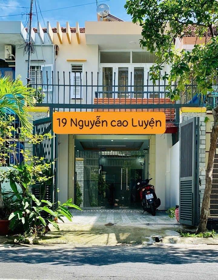 Chuyển nhượng nhà mặt phố 96 m2, hướng Tây tại Phường Phước Long - Nha Trang, giá 11 tỷ