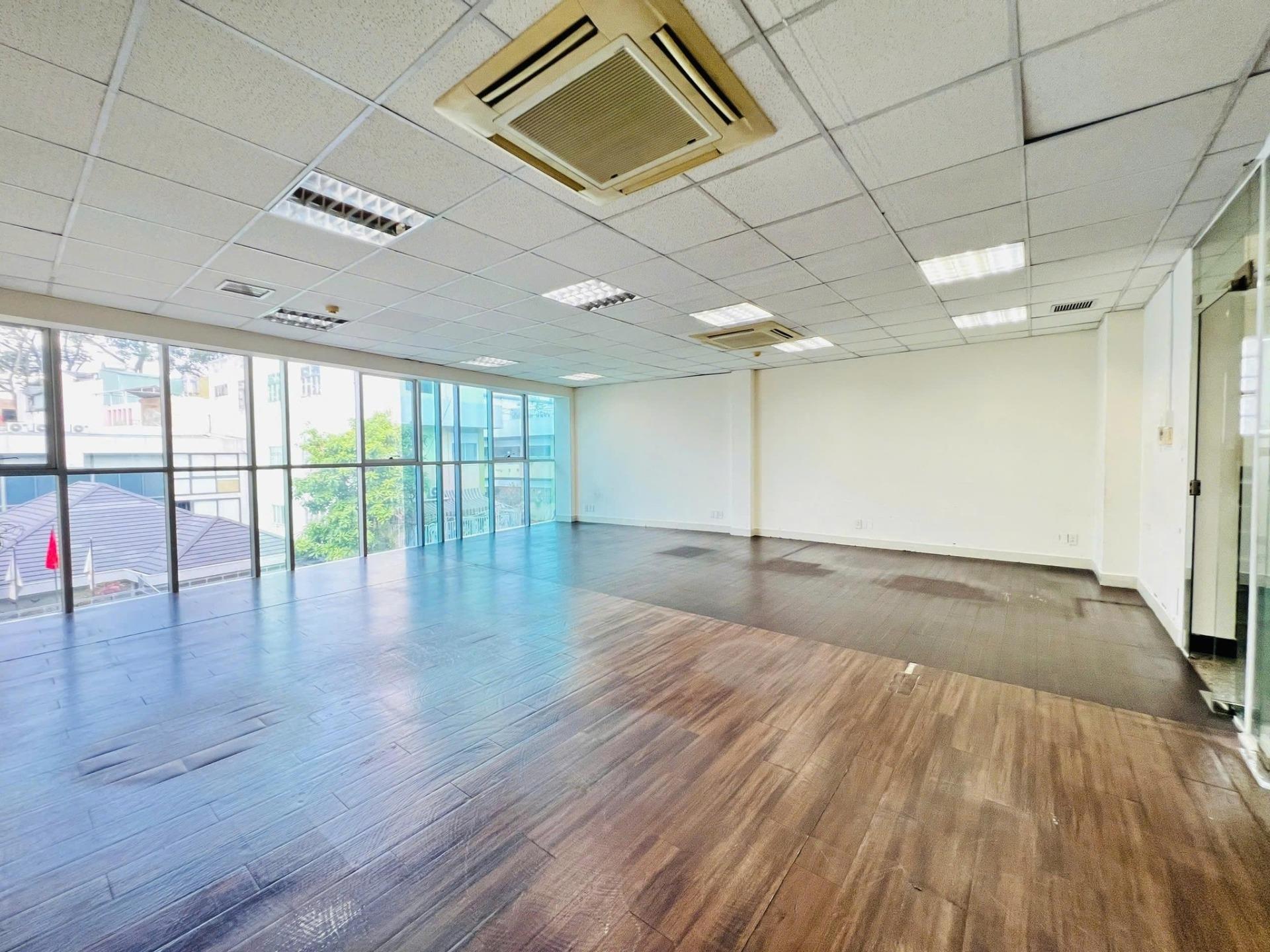 Cho Thuê Văn Phòng sàn 65m2 view kính sang trọng tại trung tâm đường Nguyễn Phi Khanh - Quận 1