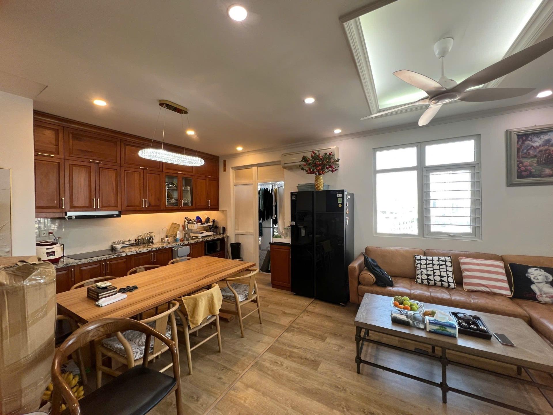 Cần bán ngay nhà chung cư 111 m2, giá 13,9 tỷ tại Phường Trung Hòa - Cầu Giấy - Hà Nội