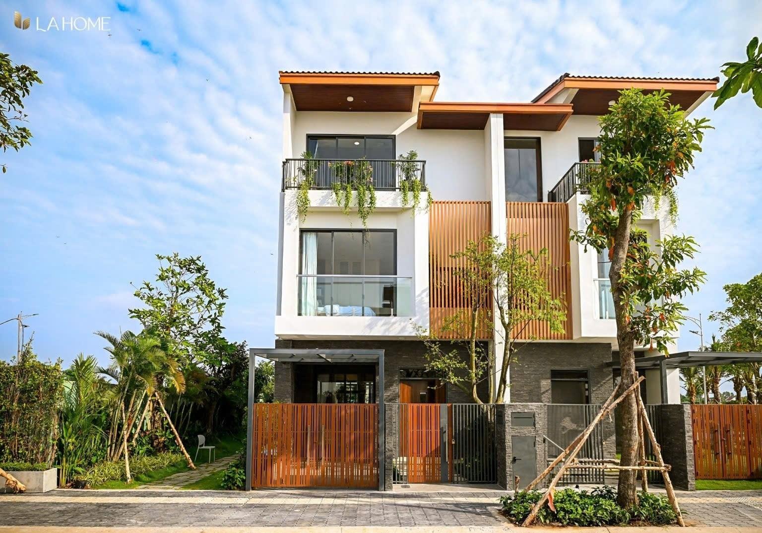 Bán nhà riêng sổ đỏ 153 m2 tại Đường ĐT824 - Lương Hòa - Bến Lức - Long An, giá 4 tỷ