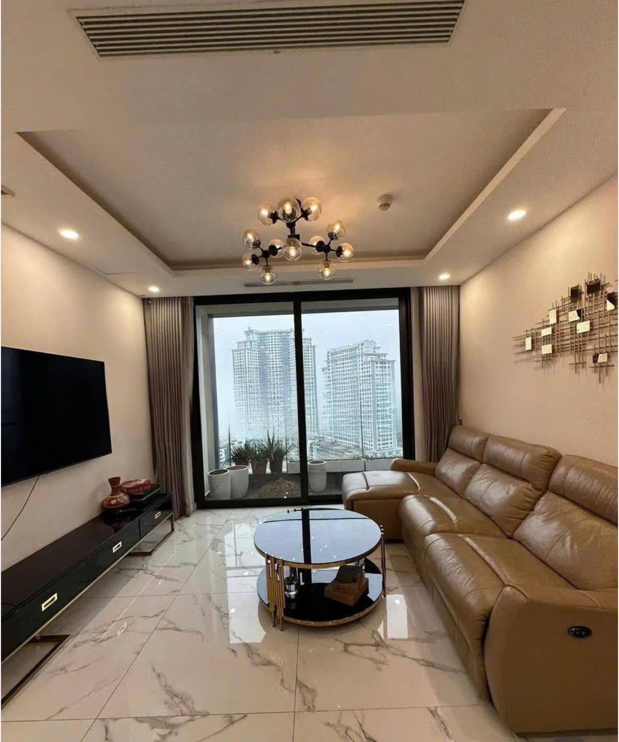 Bán gấp căn 98 m2, giá 10,5 tỷ tại Đường Lạc Long Quân - Phú Thượng - Tây Hồ - Hà Nội