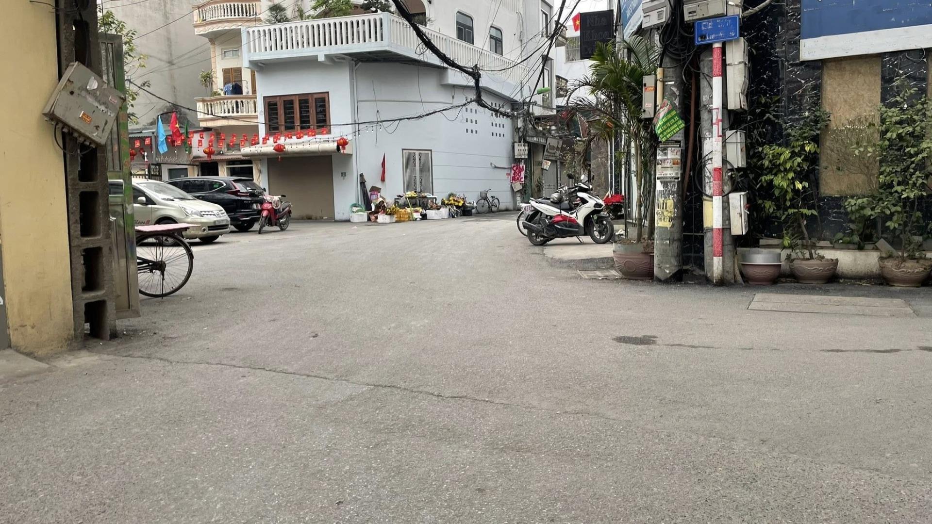 Bán nhanh nền đất 69 m2 tại đường Tây Mỗ - Tây Mỗ - Nam Từ Liêm - Hà Nội, giá 1,2E-05 triệu