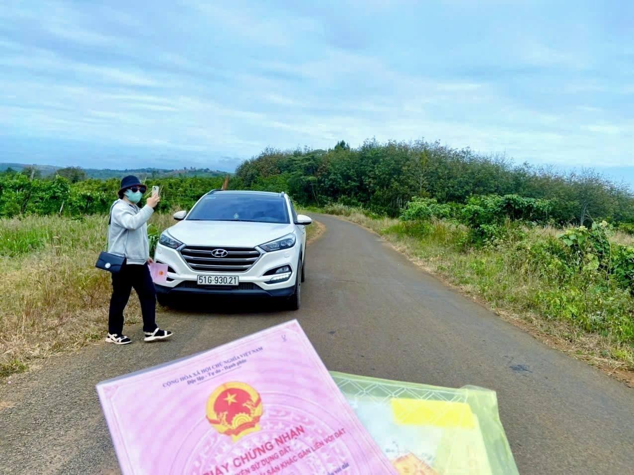 Bán gấp lô đất sổ riêng 1019 m2, hướng Đông tại Xã Đắk RTih - Tuy Đức - Đắk Nông, giá 280 tr