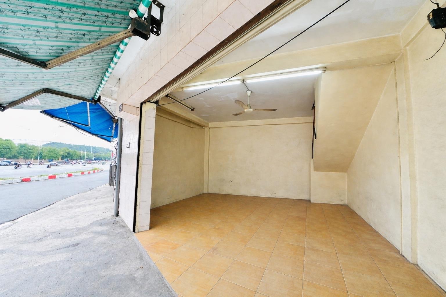 Cần bán gấp nhà mặt phố 31 m2, hướng Tây-Nam tại Đường Nguyễn Văn Luông - 12 - Quận 6, giá 9,2 tỷ