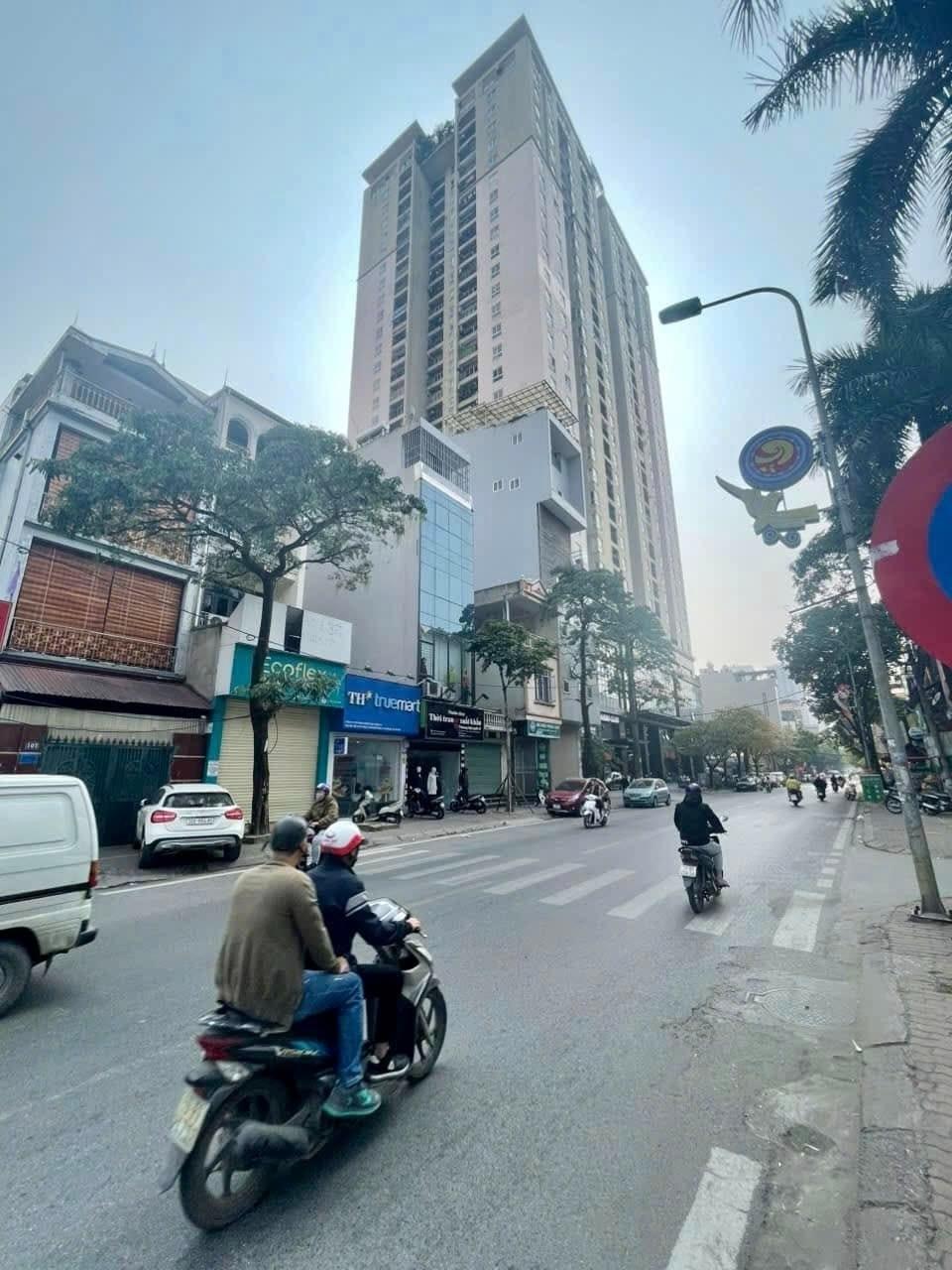 Cần cho thuê gấp nhà phố - shophouse 620 m2 tại Phường Quang Trung - Hà Đông - Hà Nội, giá tốt