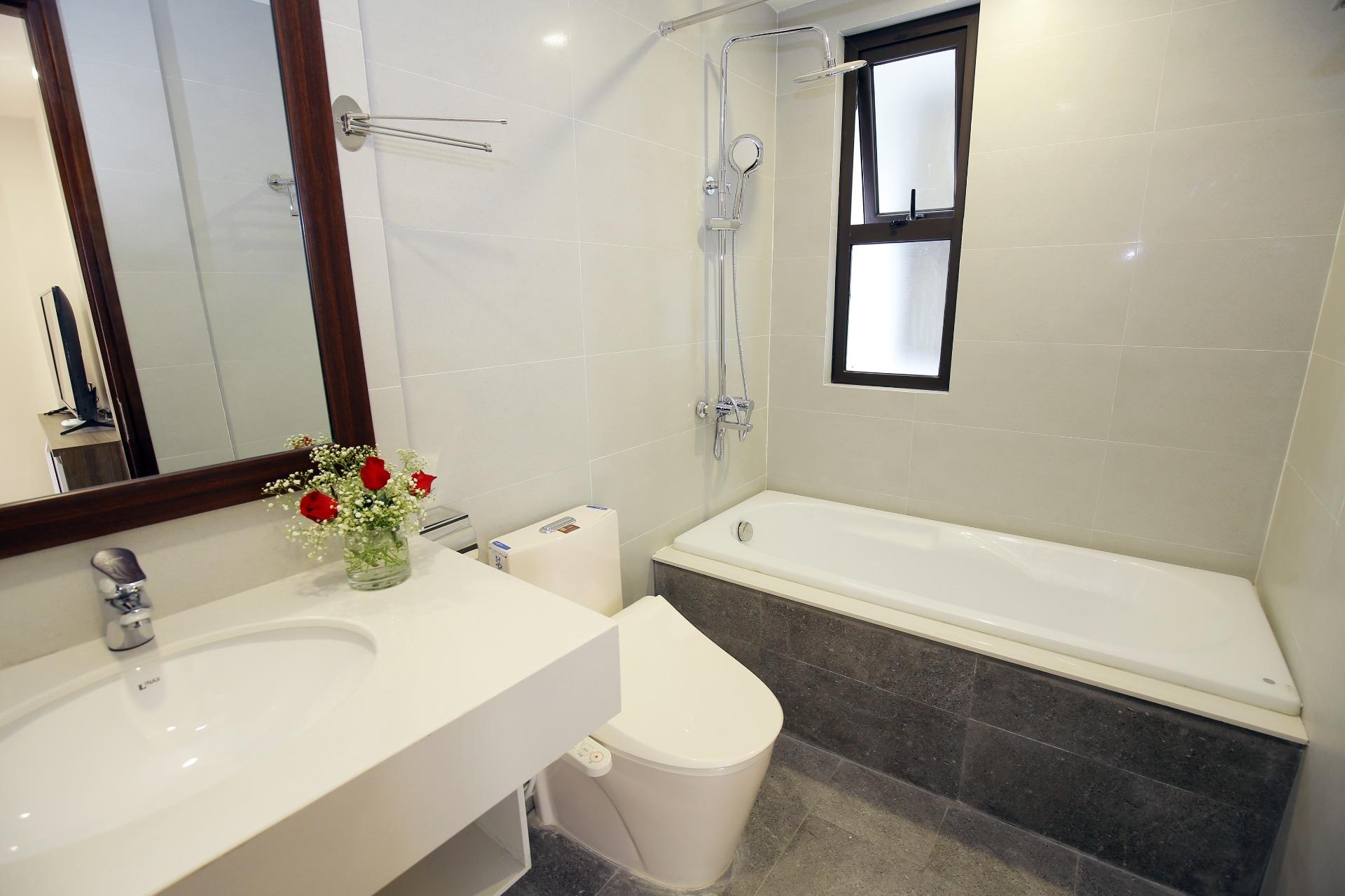 Thuê ngay chung cư 60 m2 tại Đường Đào Tấn - Cống Vị - Ba Đình - Hà Nội, giá 17,5 triệu/tháng