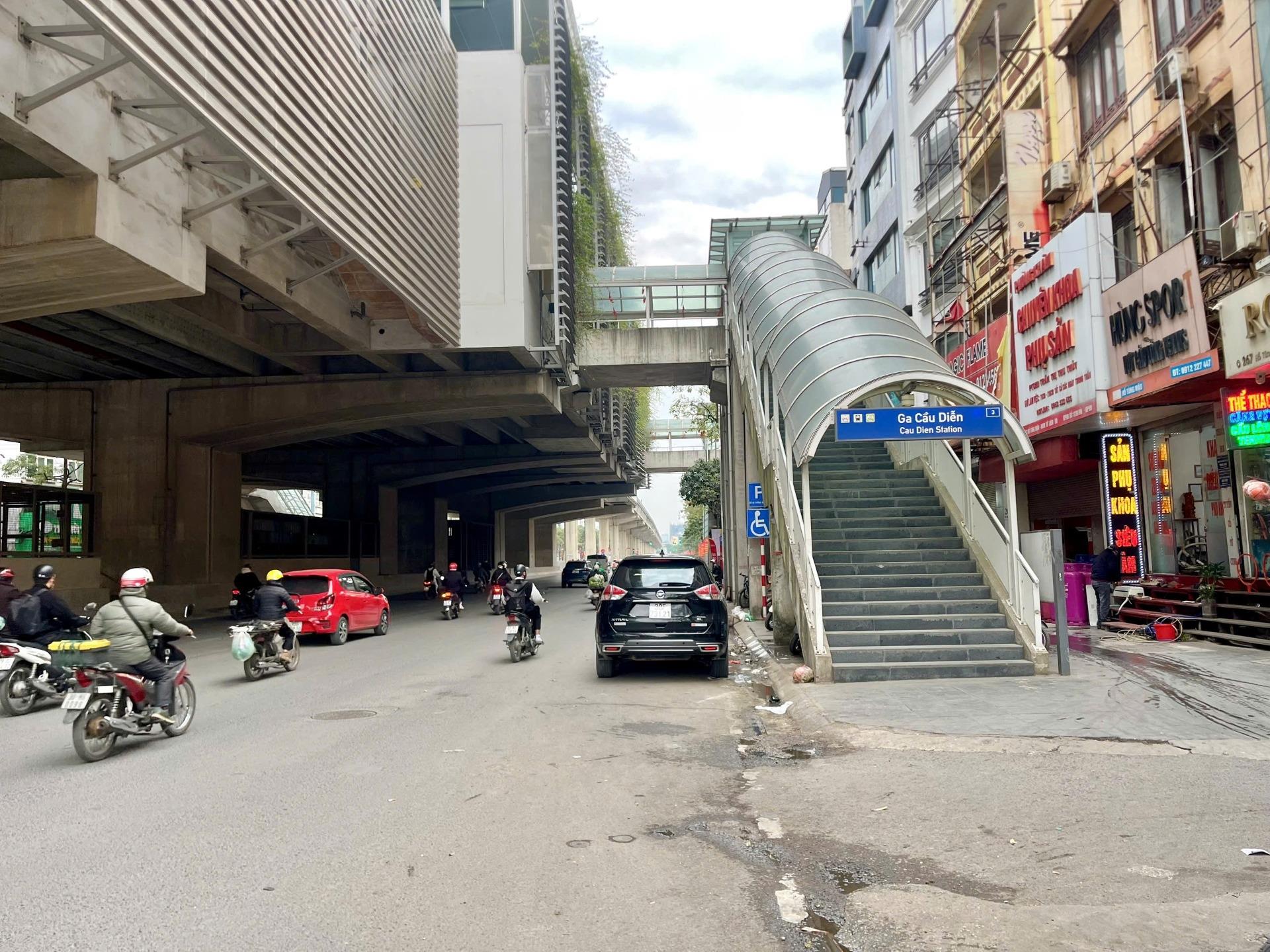 Bán gấp nhà riêng 37 m2, hướng Tây-Nam tại Đường Hồ Tùng Mậu - Cầu Diễn - Nam Từ Liêm, giá 9,95 tỷ