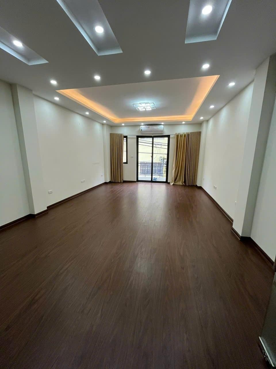 Cho thuê văn phòng đường Thanh Bình Mỗ Lao, 50 m2/tầng, sàn thông như ảnh, sàn gỗ, điều hoà