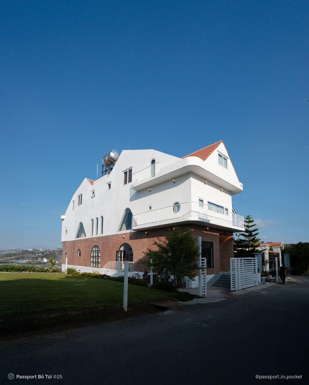 Bán nhanh căn nhà mặt phố 322 m2 tại Đường Nam Hồ - 11 - Đà Lạt - Lâm Đồng, giá 22 tỷ