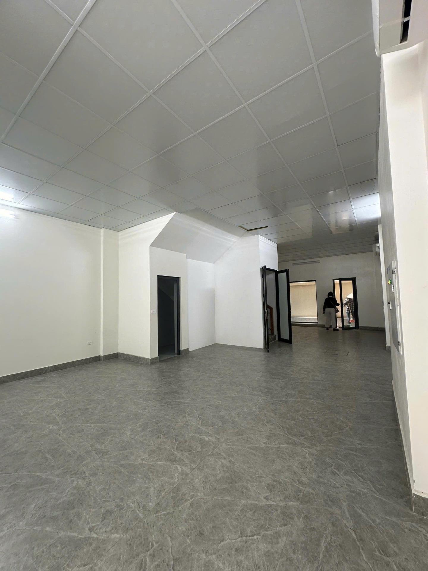 Cần cho thuê nhà sổ riêng tại Đường Nguyễn Xiển - Hạ Đình - Thanh Xuân, 90 m2, giá 35 triệu/tháng