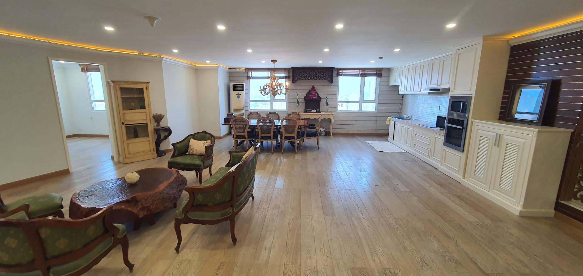 Cho thuê gấp căn hộ 200 m2 tại Phường Cô Giang - Quận 1 - TP Hồ Chí Minh, giá 22 tr/tháng