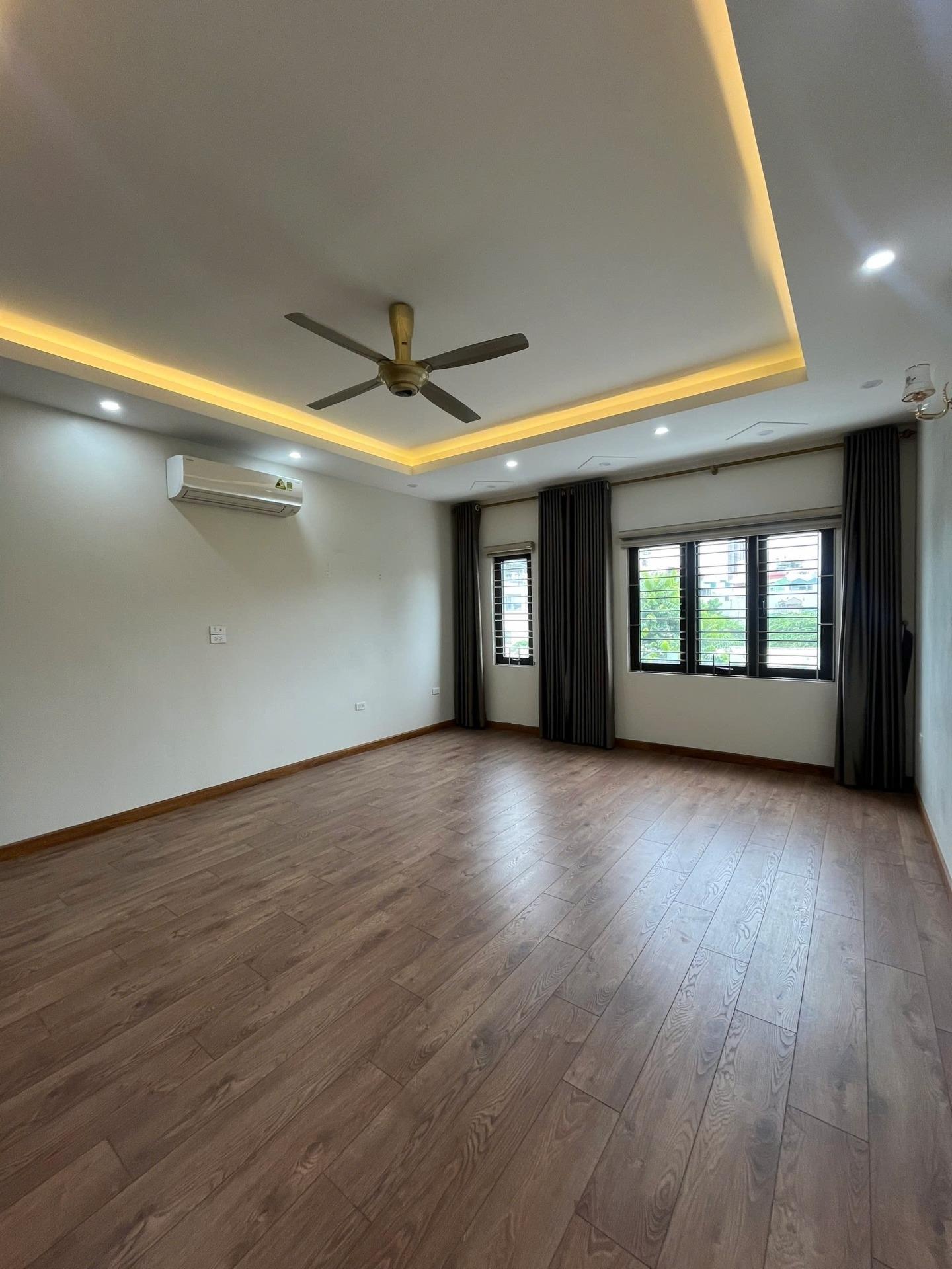 Cho thuê văn phòng Vạn Phúc, 65 m2/tầng gồm 2 phòng làm việc