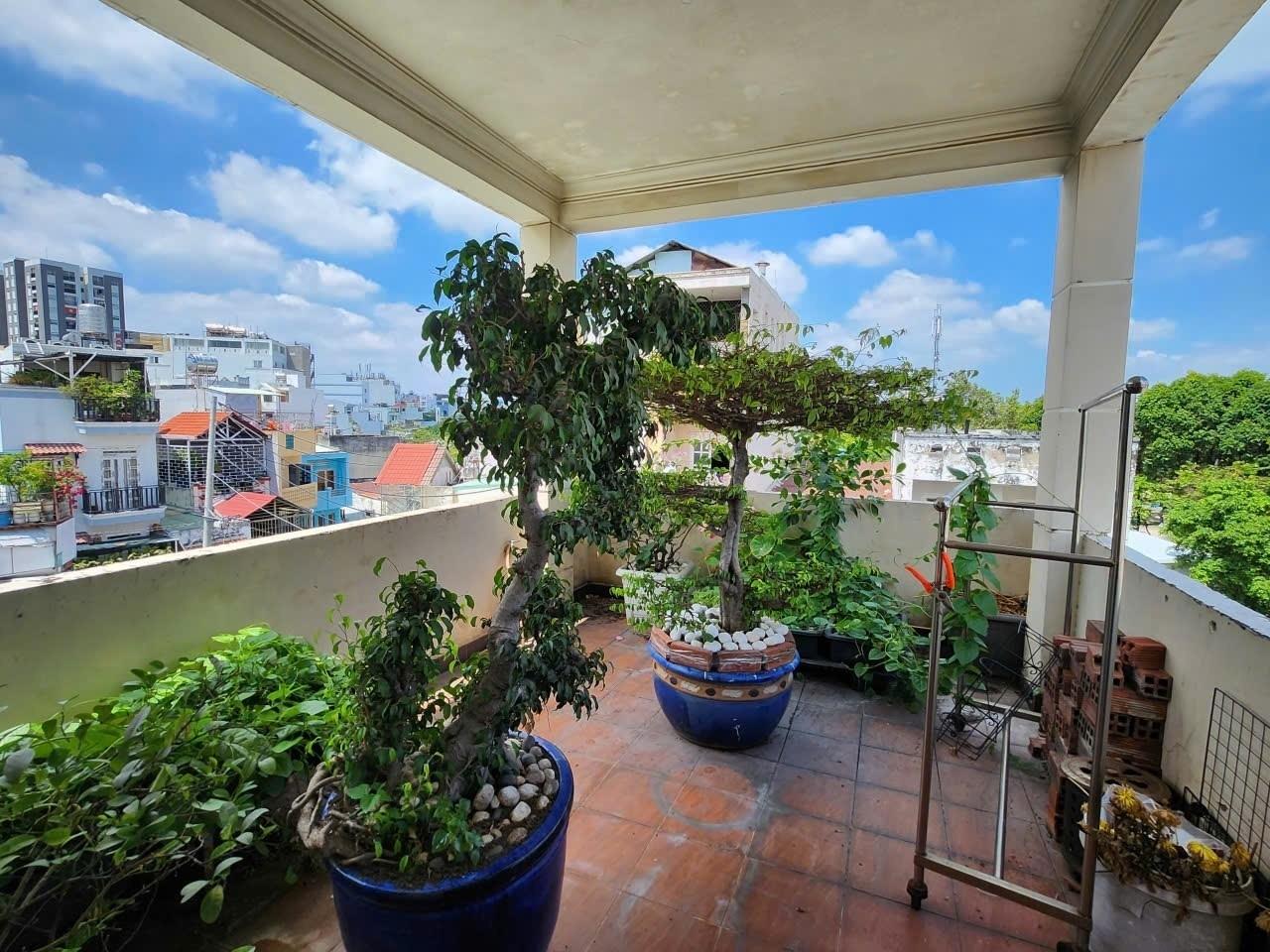 Cần bán căn nhà mặt phố 70 m2 tại Phường 17 - Gò Vấp - TP Hồ Chí Minh, giá 10,8 tỷ