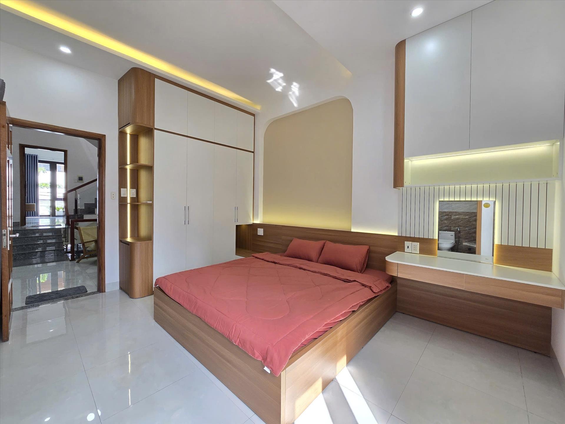 Cần bán nhà mặt tiền 3 tầng, 90 m2 tại Phường Hòa Minh - Liên Chiểu - Đà Nẵng, giá 8,15 tỷ