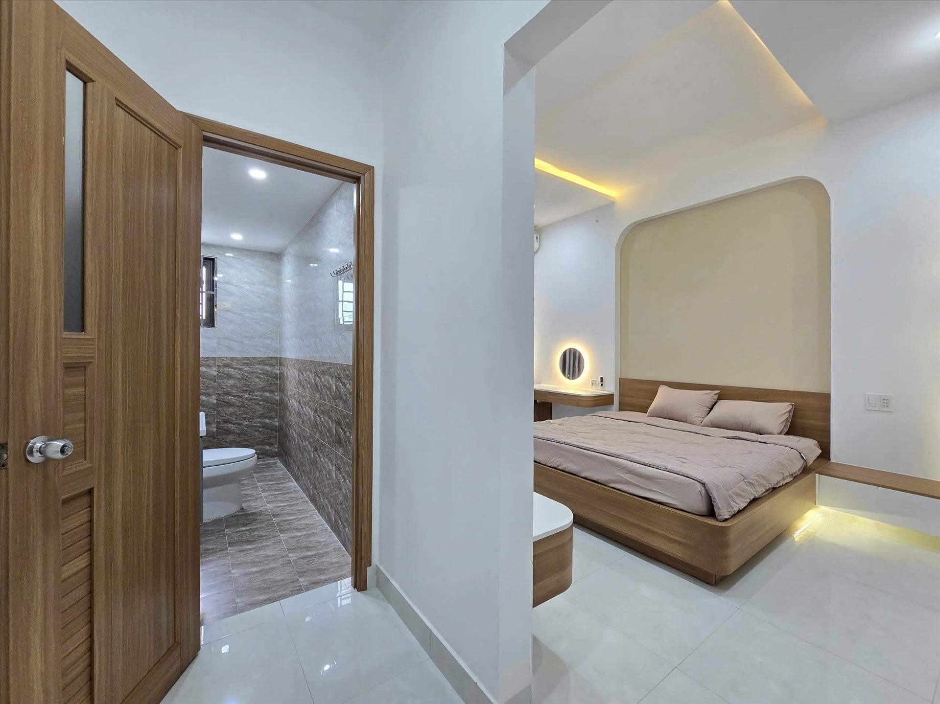 Cần bán nhà mặt tiền 3 tầng, 90 m2 tại Phường Hòa Minh - Liên Chiểu - Đà Nẵng, giá 8,15 tỷ