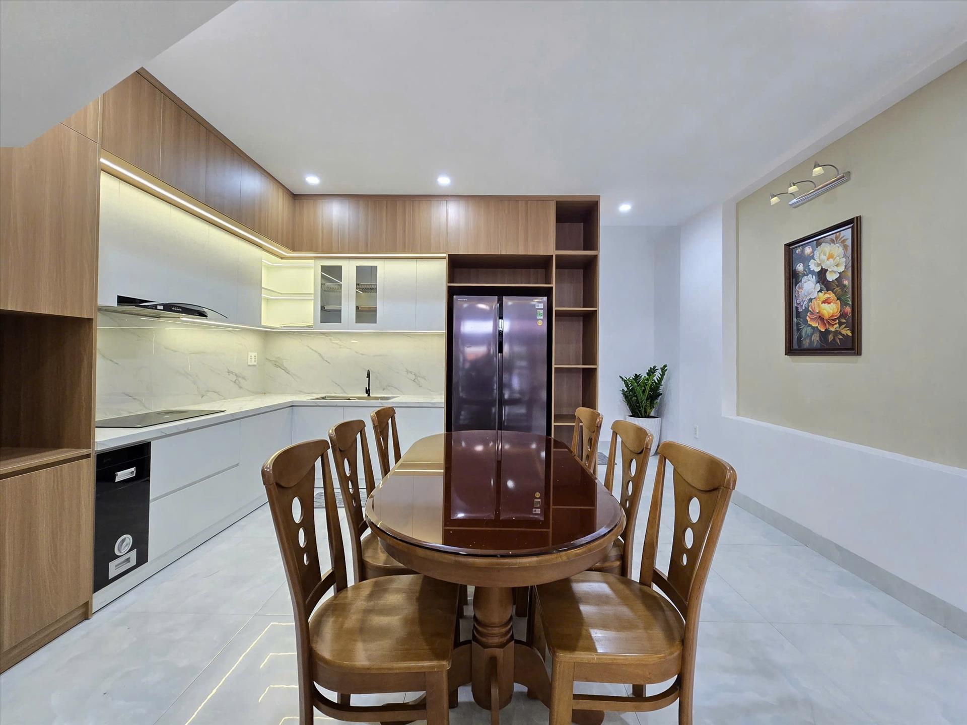 Cần bán ngay nhà mặt phố đẹp 3 tầng, 90 m2 tại Phường Hòa Minh - Liên Chiểu - Đà Nẵng, giá 8,15 tỷ