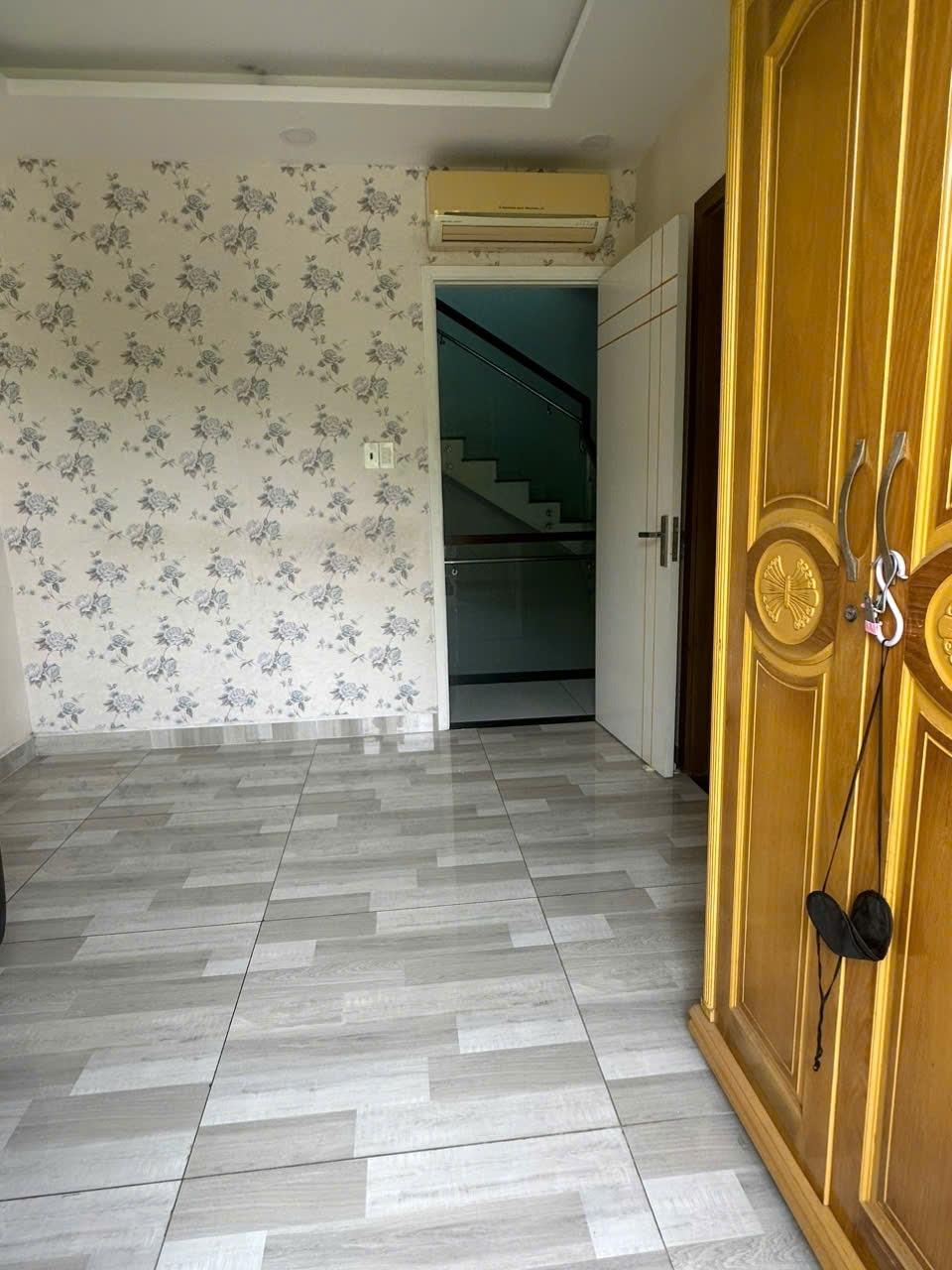 Cần bán nhà phố 175 m2, hướng Tây-Bắc tại Đường Trịnh Quang Nghị - Bình Chánh, giá 15,7 tỷ