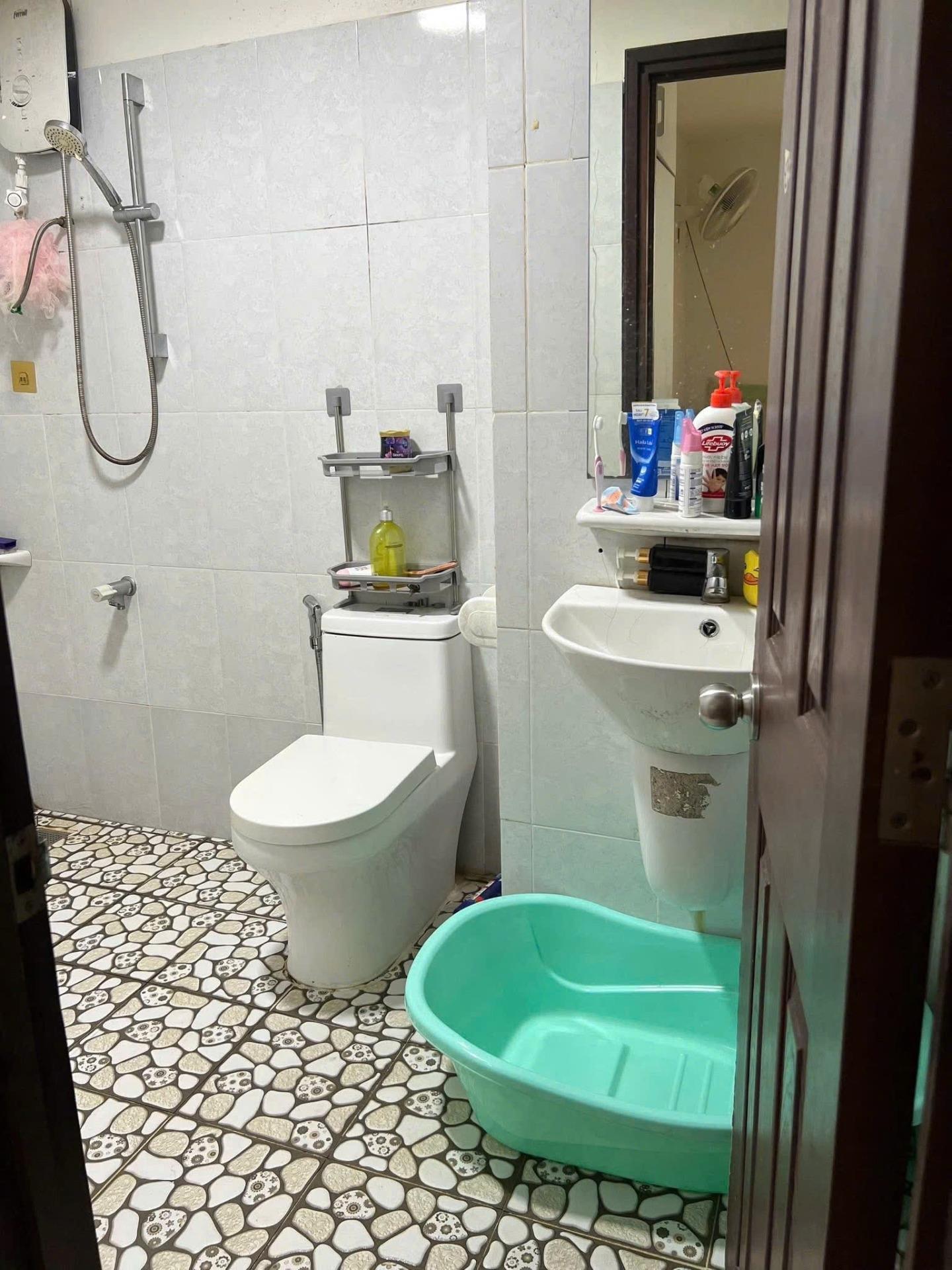 Cần cho thuê gấp căn chung cư 75 m2 tại Đường Lũy Bán Bích - Tân Phú, giá 11,5 triệu/tháng