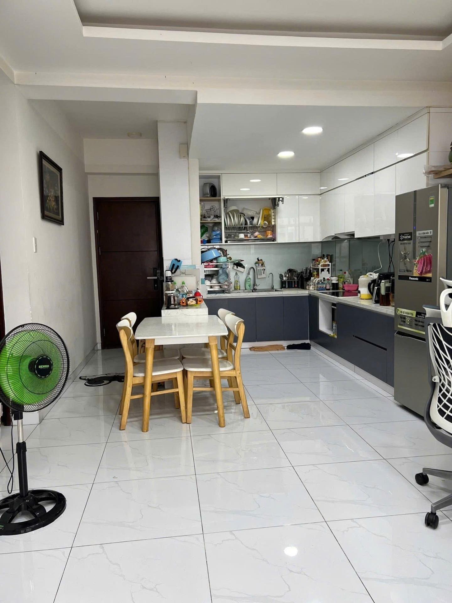 Cần cho thuê gấp căn chung cư 75 m2 tại Đường Lũy Bán Bích - Tân Phú, giá 11,5 triệu/tháng