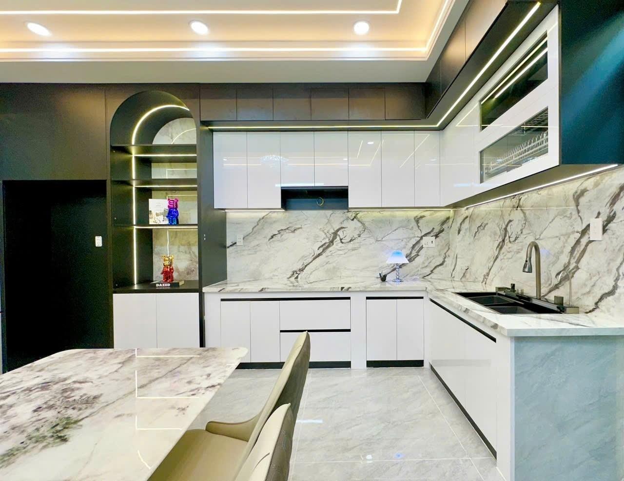 Cần bán nhanh căn nhà đẹp 72 m2, hướng Tây-Bắc tại Đường Hương lộ 2 - Bình Tân, giá 18 tỷ