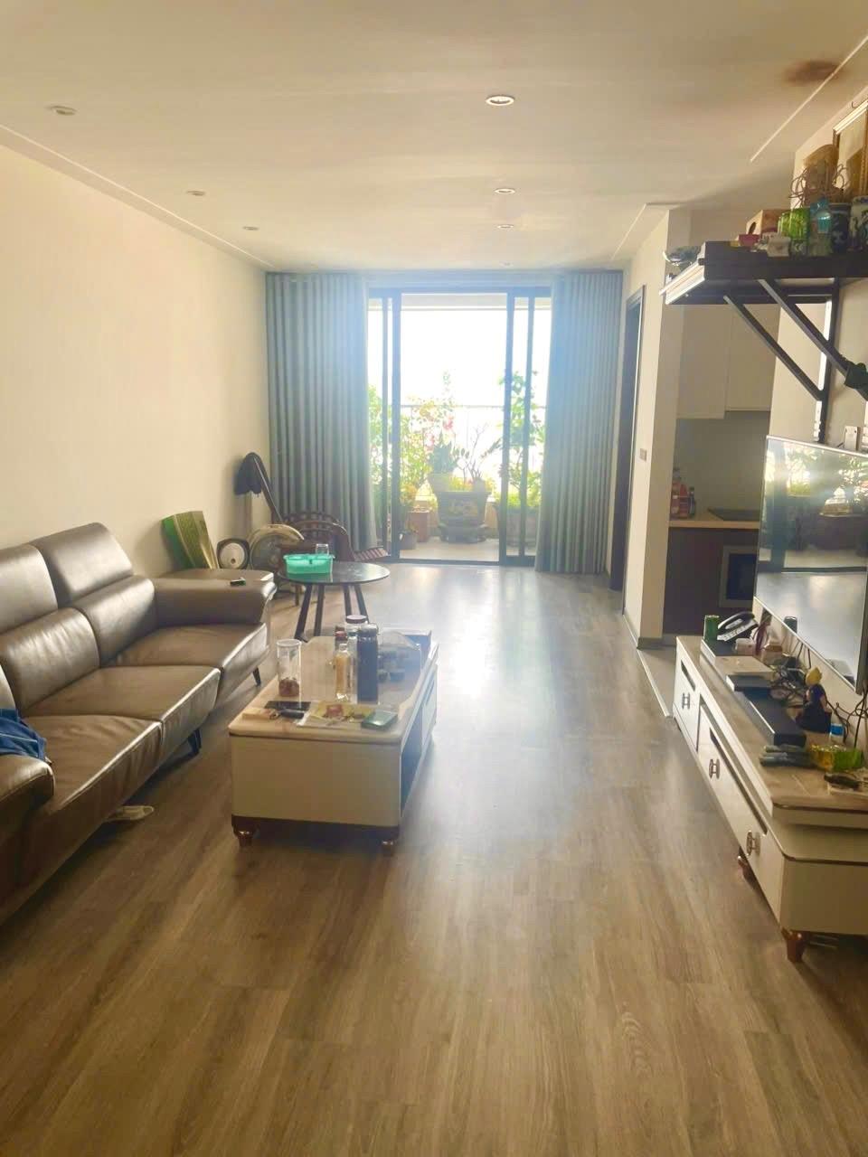 Cần bán ngay căn chung cư 100 m2, giá 8,3 tỷ tại Phường Việt Hưng - Long Biên - Hà Nội