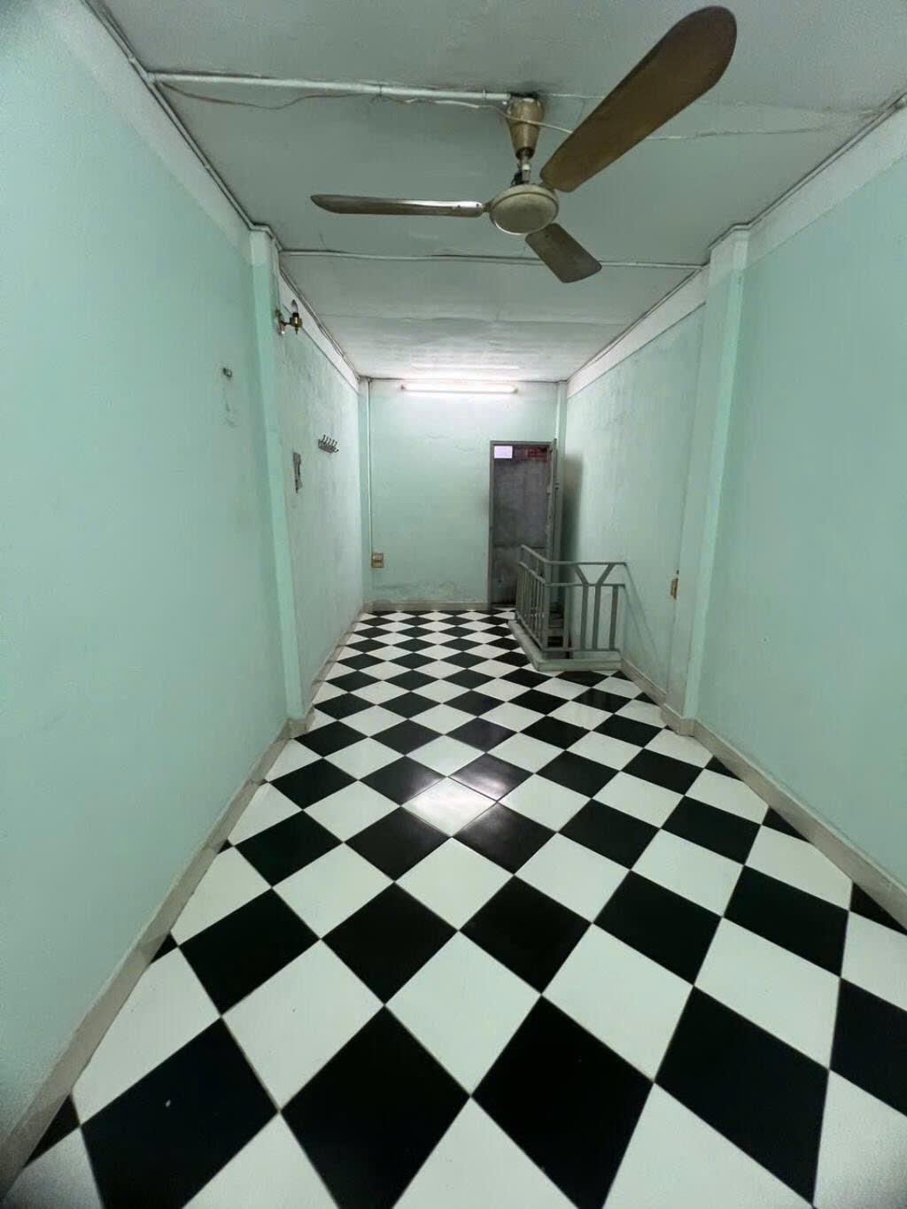 Cần bán nhà đất 18 m2 tại Đường Nguyễn Tri Phương - 9 - Quận 10 - TP Hồ Chí Minh, giá 3,1 tỷ