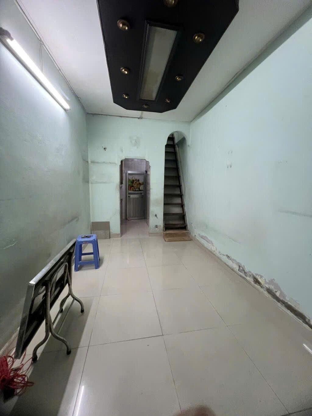 Cần bán nhà đất 18 m2 tại Đường Nguyễn Tri Phương - 9 - Quận 10 - TP Hồ Chí Minh, giá 3,1 tỷ