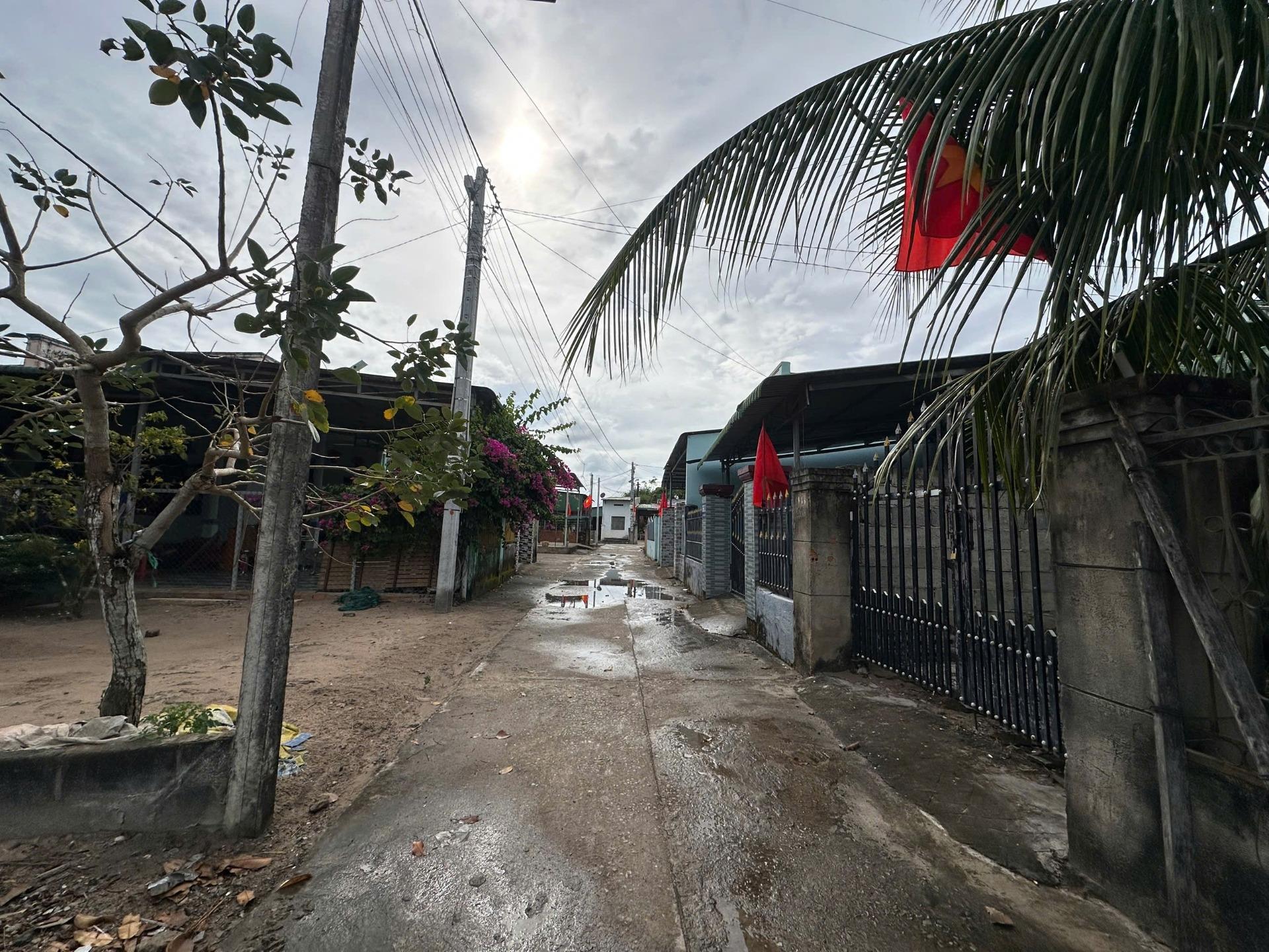 Bán gấp đất nền 160 m2, hướng Tây-Bắc tại Tân Tiến - La Gi - Bình Thuận, giá 800 triệu