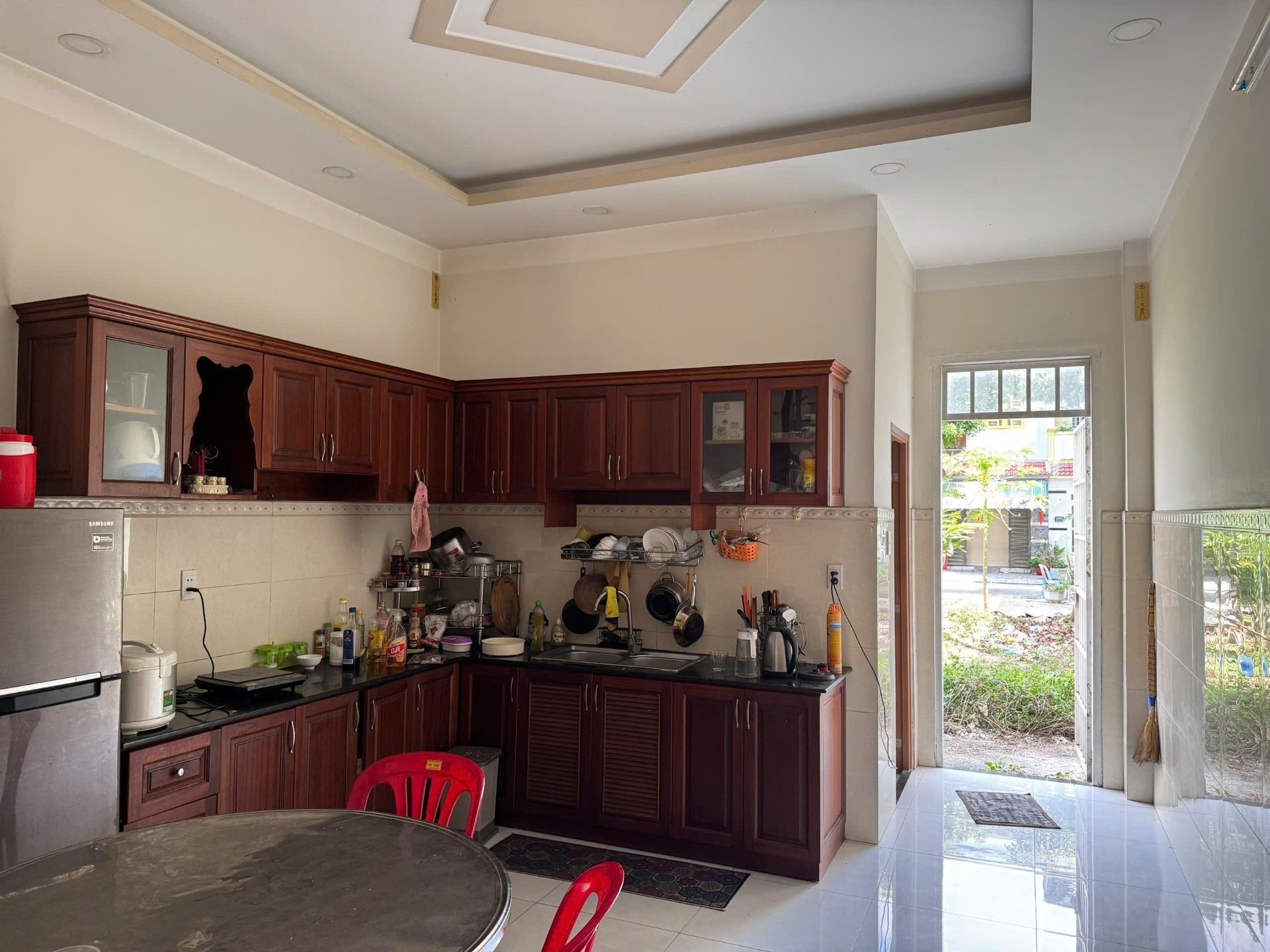 Cần bán gấp nhà mặt phố đẹp 60 m2, hướng Nam tại Đường Mỹ Phước Tân Vạn - Dĩ An, giá 4,65 tỷ