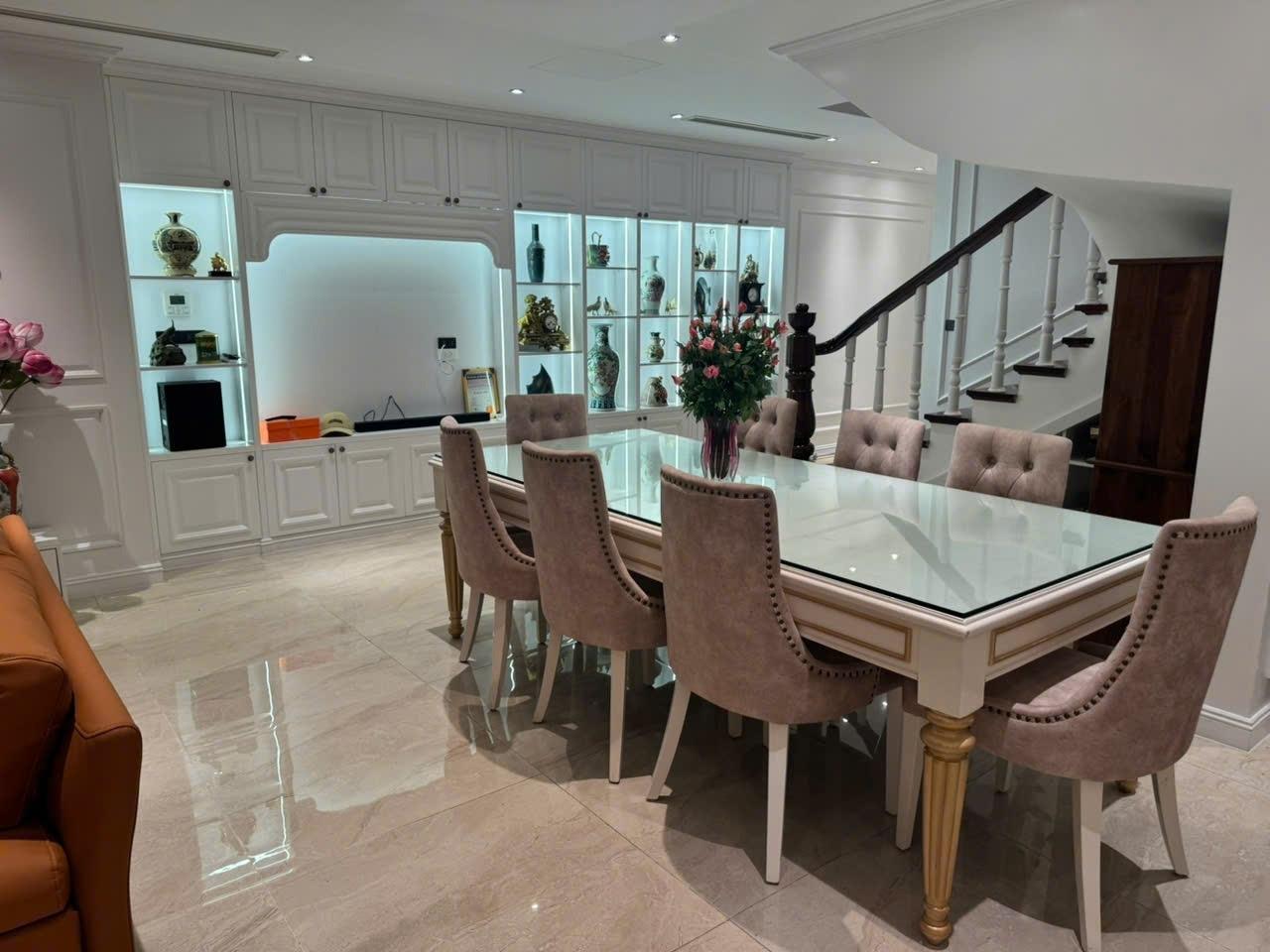 Bán gấp căn 255 m2, giá tốt tại Đường Nguyễn Phong Sắc - Dịch Vọng Hậu - Cầu Giấy - Hà Nội